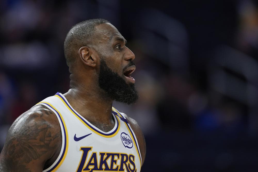 球员身价不 球员身价不