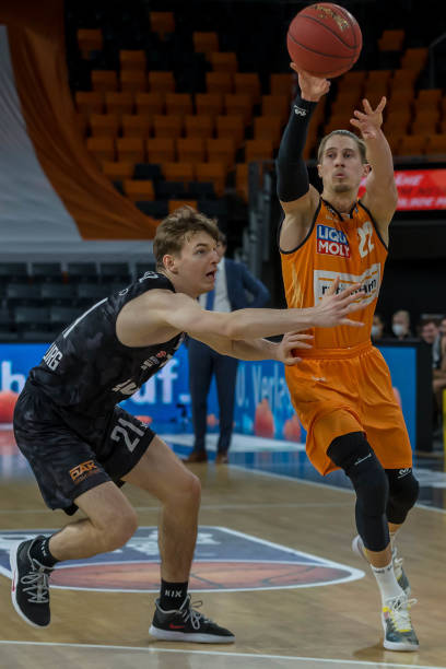 既是谨慎的 既是谨慎的